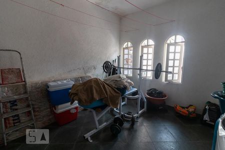 Casa à venda com 240m², 3 quartos e 2 vagasÁrea de Serviço