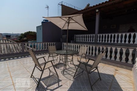 Casa à venda com 240m², 3 quartos e 2 vagasÁrea de convivência