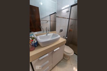 Casa à venda com 240m², 3 quartos e 2 vagasBanheiro 1
