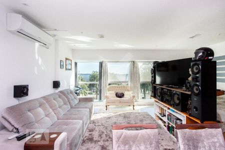 Apartamento à venda com 45m², 1 quarto e 1 vaga Apartamento à venda com 45m², 1 quarto e 1 vagaSala de TV