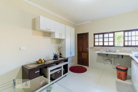 Casa à venda com 80m², 2 quartos e 5 vagas Casa à venda com 80m², 2 quartos e 5 vagasCozinha