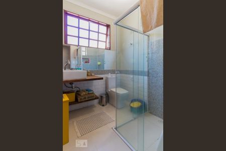 Casa à venda com 80m², 2 quartos e 5 vagas Casa à venda com 80m², 2 quartos e 5 vagasBanheiro