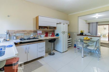 Casa à venda com 80m², 2 quartos e 5 vagas Casa à venda com 80m², 2 quartos e 5 vagasCozinha