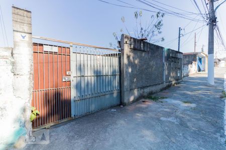 Casa à venda com 80m², 2 quartos e 5 vagas Casa à venda com 80m², 2 quartos e 5 vagasFachada