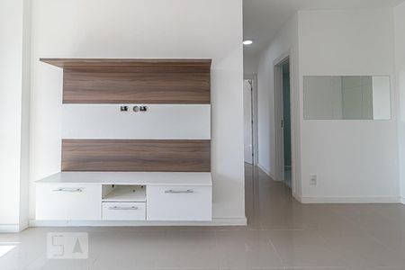 Detalhe Sala de apartamento à venda com 2 quartos, 67m² em Jacarepaguá, Rio de Janeiro