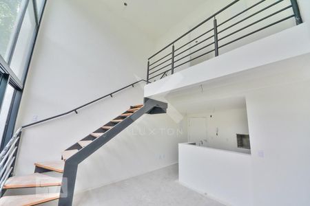 Apartamento à venda com 81m², 2 quartos e 2 vagas Apartamento à venda com 81m², 2 quartos e 2 vagasEscada