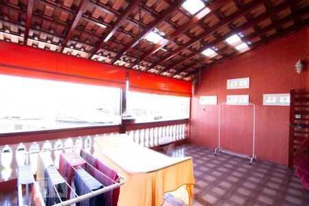 Casa à venda com 290m², 4 quartos e 2 vagasVaranda