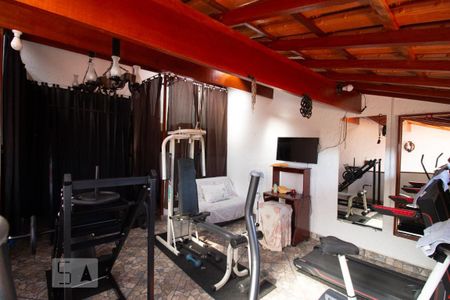 Casa à venda com 290m², 4 quartos e 2 vagasAcademia