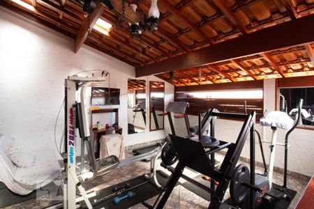 Casa à venda com 290m², 4 quartos e 2 vagasAcademia