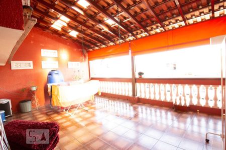 Casa à venda com 290m², 4 quartos e 2 vagasVaranda