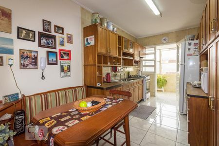 Cozinha de apartamento à venda com 3 quartos, 120m² em Petrópolis, Porto Alegre