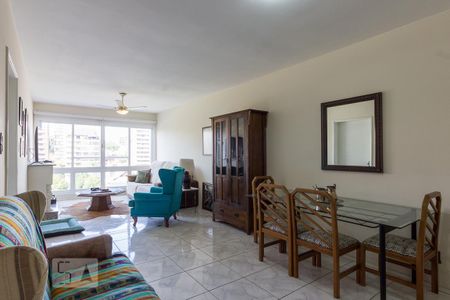 Sala de apartamento à venda com 3 quartos, 120m² em Petrópolis, Porto Alegre