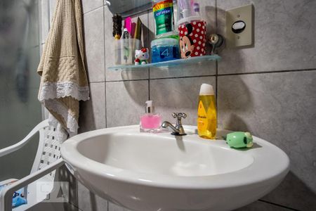 Casa à venda com 130m², 3 quartos e 2 vagasBanheiro - Torneira