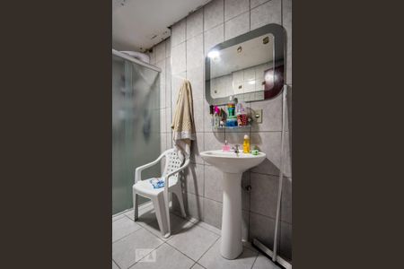 Casa à venda com 130m², 3 quartos e 2 vagasBanheiro