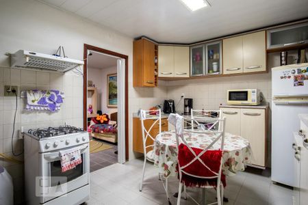 Casa à venda com 130m², 3 quartos e 2 vagasCozinha