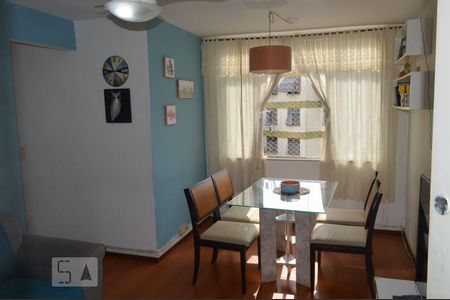 Sala de Apartamento com 2 quartos, 57m² Fonseca