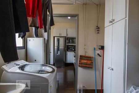 Apartamento à venda com 143m², 4 quartos e 2 vagasCozinha e Área de Serviço