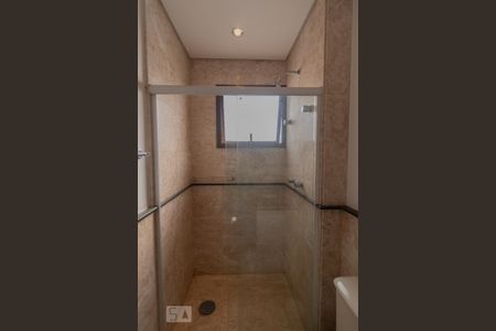 Apartamento para alugar com 215m², 4 quartos e 4 vagas Apartamento para alugar com 215m², 4 quartos e 4 vagasBanheiro da Suíte 2