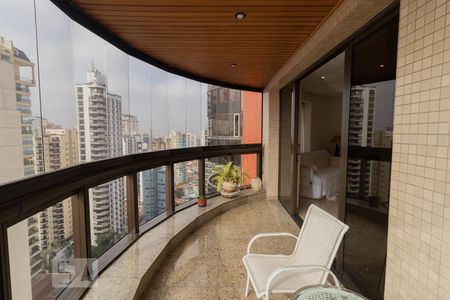 Varanda  de apartamento à venda com 4 quartos, 215m² em Santana, São Paulo