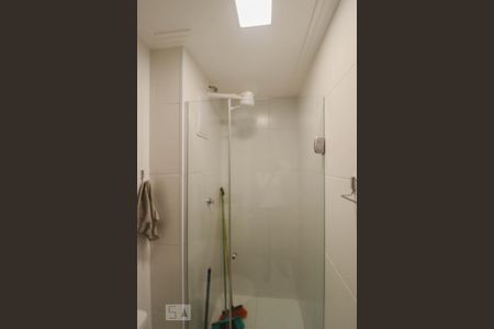 Banheiro de kitnet/studio para alugar com 1 quarto, 37m² em Centro, Guarulhos