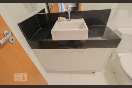 Banheiro de kitnet/studio para alugar com 1 quarto, 37m² em Centro, Guarulhos