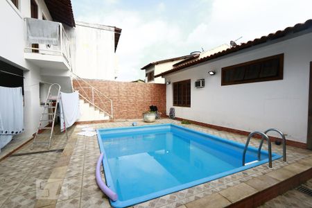 Casa à venda com 125m², 3 quartos e 3 vagasÁrea comum - Piscina