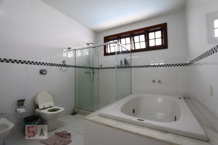 Casa à venda com 125m², 3 quartos e 3 vagasBanheiro