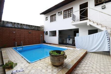 Casa à venda com 125m², 3 quartos e 3 vagasÁrea comum - Piscina