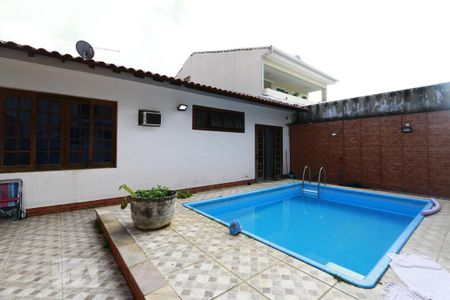 Casa à venda com 125m², 3 quartos e 3 vagasÁrea comum - Piscina