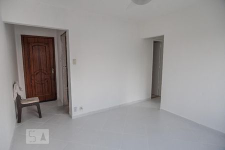 Sala de apartamento para alugar com 2 quartos, 50m² em Taquara, Rio de Janeiro