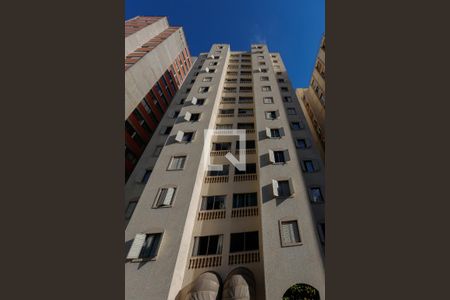 Apartamento para alugar com 72m², 2 quartos e 1 vagaFachada