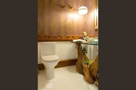 Apartamento à venda com 325m², 3 quartos e 4 vagas Apartamento à venda com 325m², 3 quartos e 4 vagasLavabo