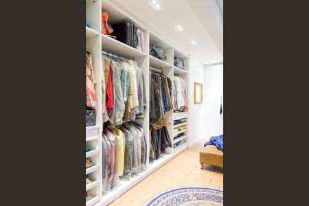 Apartamento à venda com 325m², 3 quartos e 4 vagas Apartamento à venda com 325m², 3 quartos e 4 vagasCloset do quarto 1