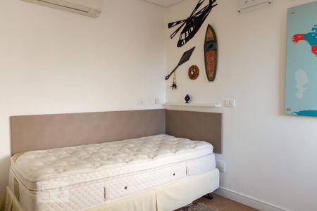 Apartamento à venda com 325m², 3 quartos e 4 vagas Apartamento à venda com 325m², 3 quartos e 4 vagasQuarto 3