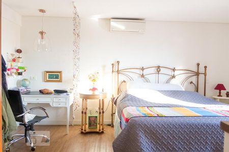 Apartamento à venda com 325m², 3 quartos e 4 vagas Apartamento à venda com 325m², 3 quartos e 4 vagasQuarto 1