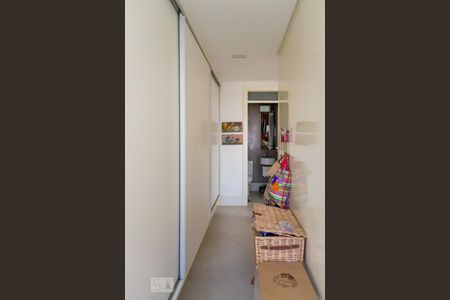 Apartamento à venda com 325m², 3 quartos e 4 vagas Apartamento à venda com 325m², 3 quartos e 4 vagasÁrea de Serviço