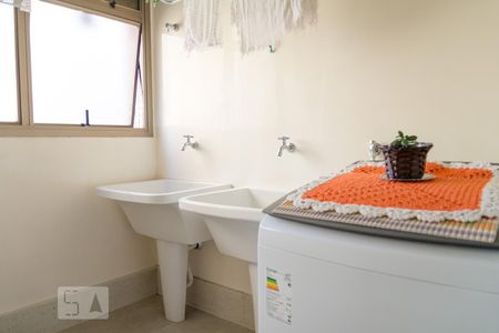 Apartamento à venda com 325m², 3 quartos e 4 vagas Apartamento à venda com 325m², 3 quartos e 4 vagasÁrea de Serviço