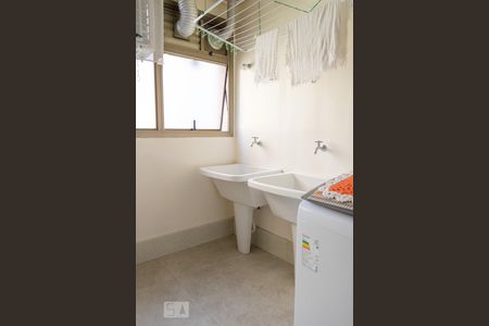 Apartamento à venda com 325m², 3 quartos e 4 vagas Apartamento à venda com 325m², 3 quartos e 4 vagasÁrea de Serviço