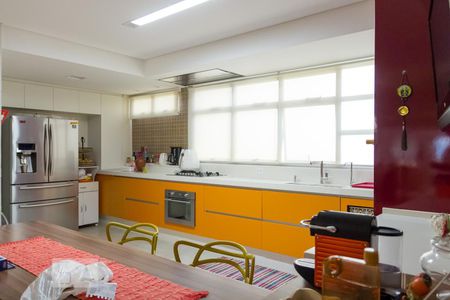 Apartamento à venda com 325m², 3 quartos e 4 vagas Apartamento à venda com 325m², 3 quartos e 4 vagasCozinha