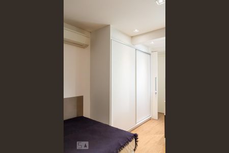 Apartamento à venda com 325m², 3 quartos e 4 vagas Apartamento à venda com 325m², 3 quartos e 4 vagasQuarto 2