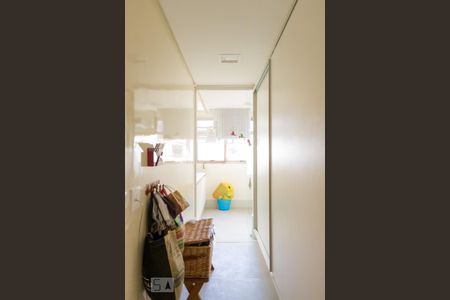 Apartamento à venda com 325m², 3 quartos e 4 vagas Apartamento à venda com 325m², 3 quartos e 4 vagasÁrea de Serviço