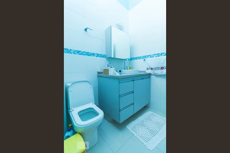 Casa à venda com 108m², 2 quartos e 1 vagaBanheiro