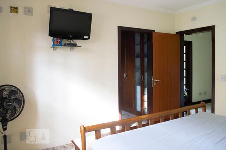 Casa à venda com 330m², 4 quartos e 6 vagasQUARTO 1 SUITE