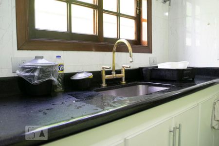 Casa à venda com 330m², 4 quartos e 6 vagasCOZINHA