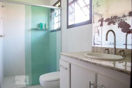 Casa à venda com 330m², 4 quartos e 6 vagasBANHEIRO SUITE 2