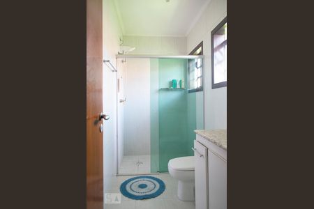 Casa à venda com 330m², 4 quartos e 6 vagasBANHEIRO SUITE 2