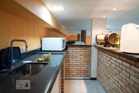 Casa à venda com 330m², 4 quartos e 6 vagasSALÃO INFERIOR