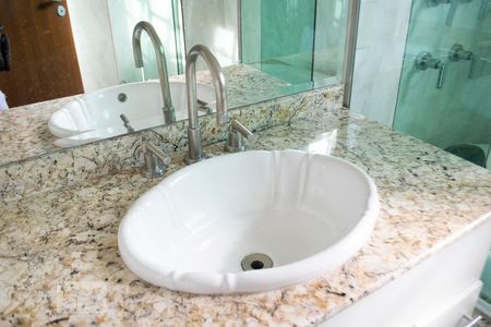 Casa à venda com 330m², 4 quartos e 6 vagasBANHEIRO SUITE 1