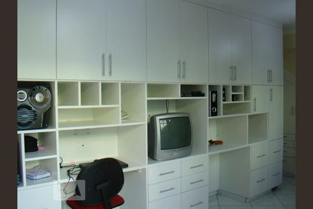 Casa à venda com 330m², 4 quartos e 6 vagasEDÍCULA