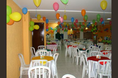 Casa à venda com 330m², 4 quartos e 6 vagasSALÃO INFERIOR